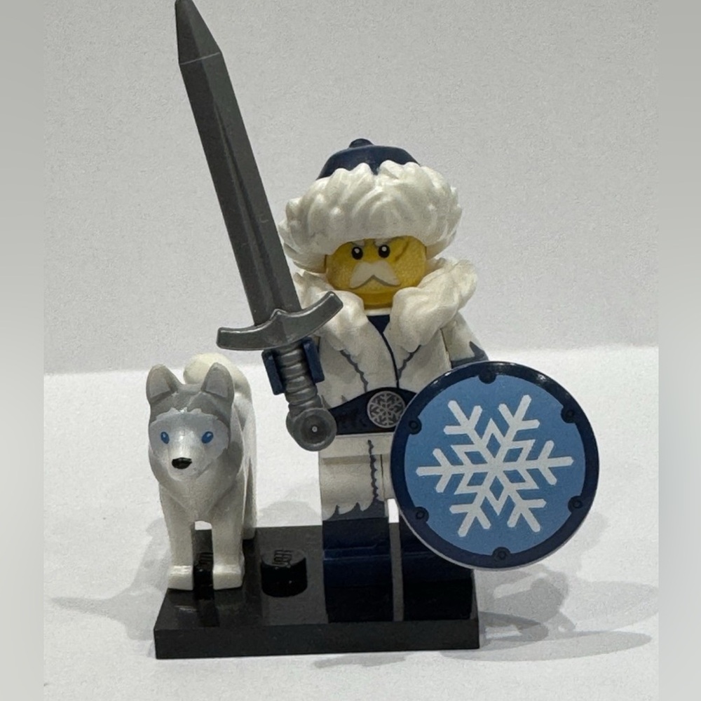 LEGO Minifigure Series 22 Snow Guardian